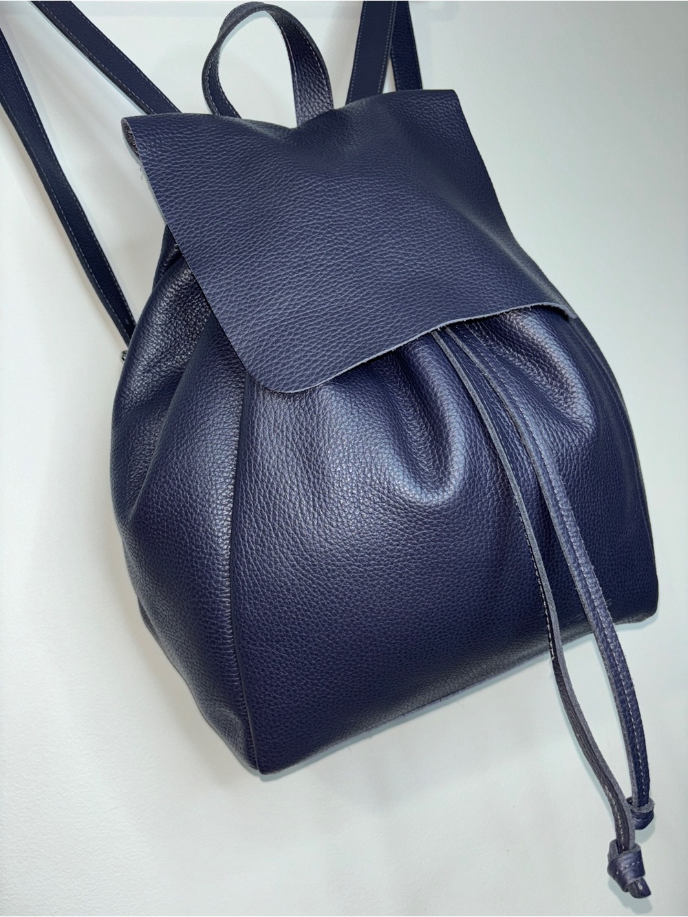 NWOT Wojas Genuine Leather Dark Navy Blue Drawstring Backpack Roomy 13.5x10x6.5"